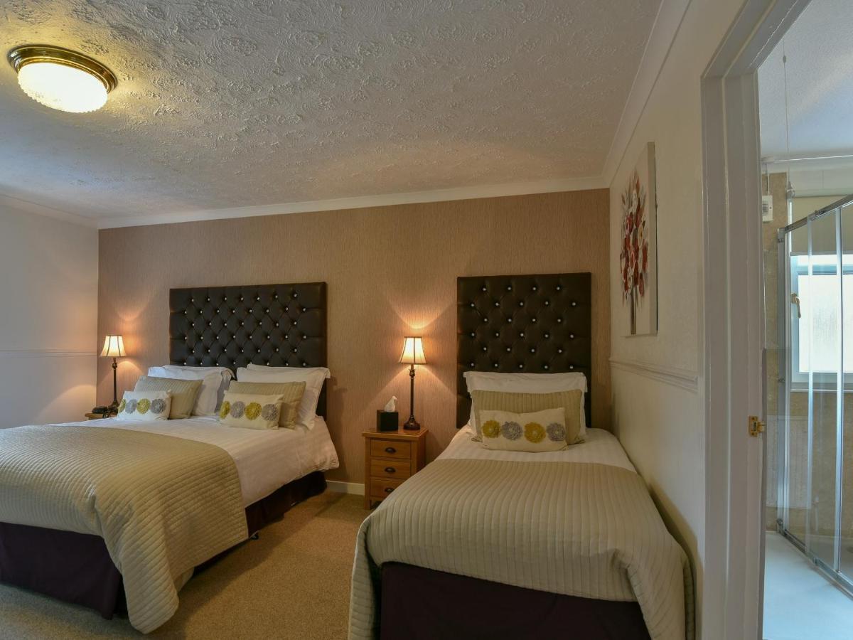 לוקרבי The Townhead Hotel מראה חיצוני תמונה