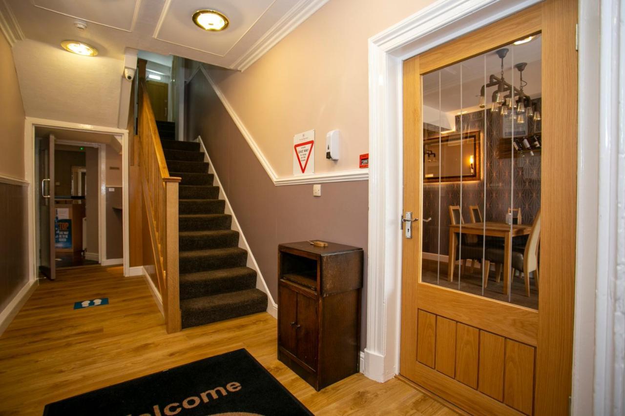 לוקרבי The Townhead Hotel מראה חיצוני תמונה