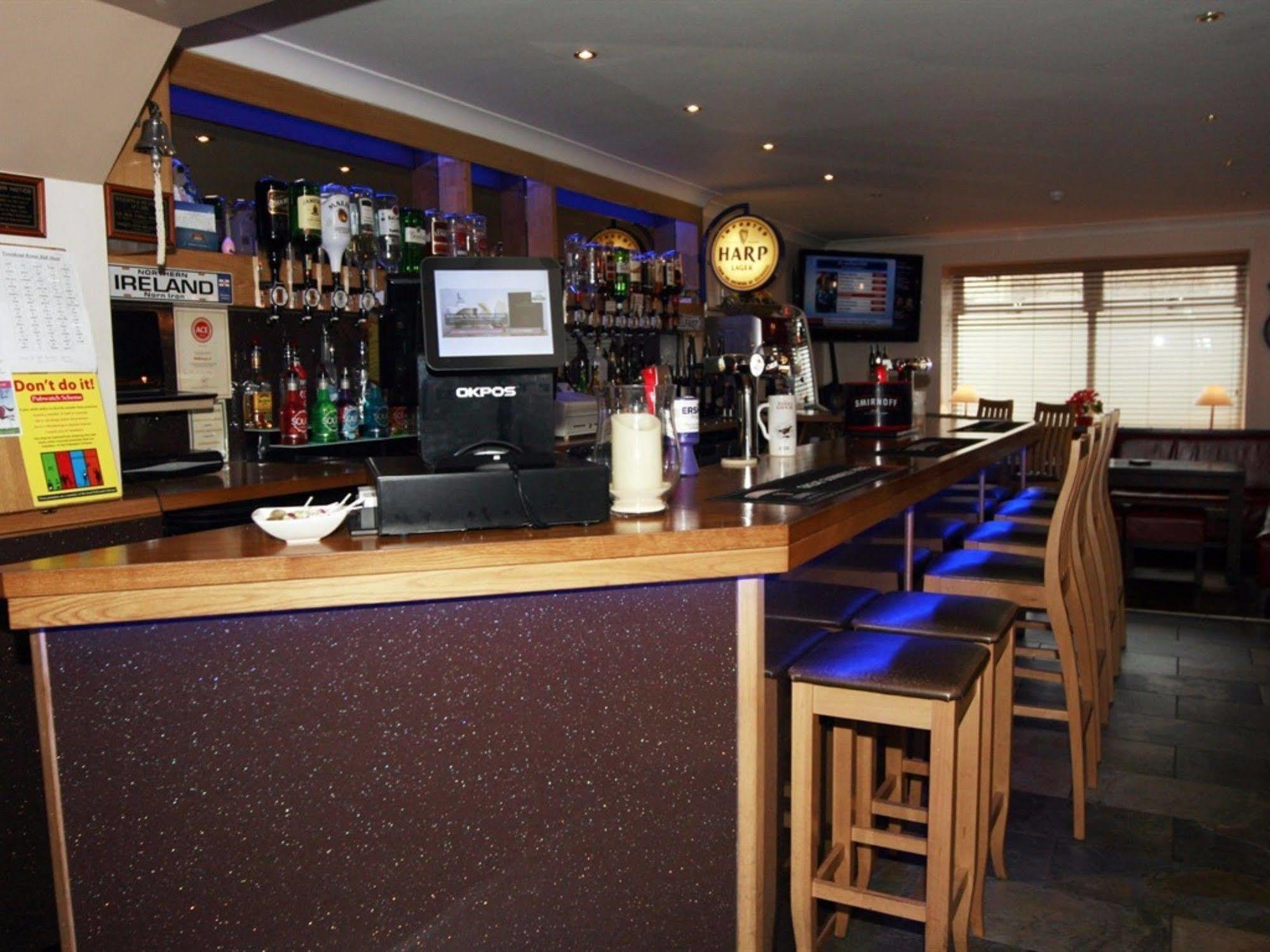 לוקרבי The Townhead Hotel מראה חיצוני תמונה