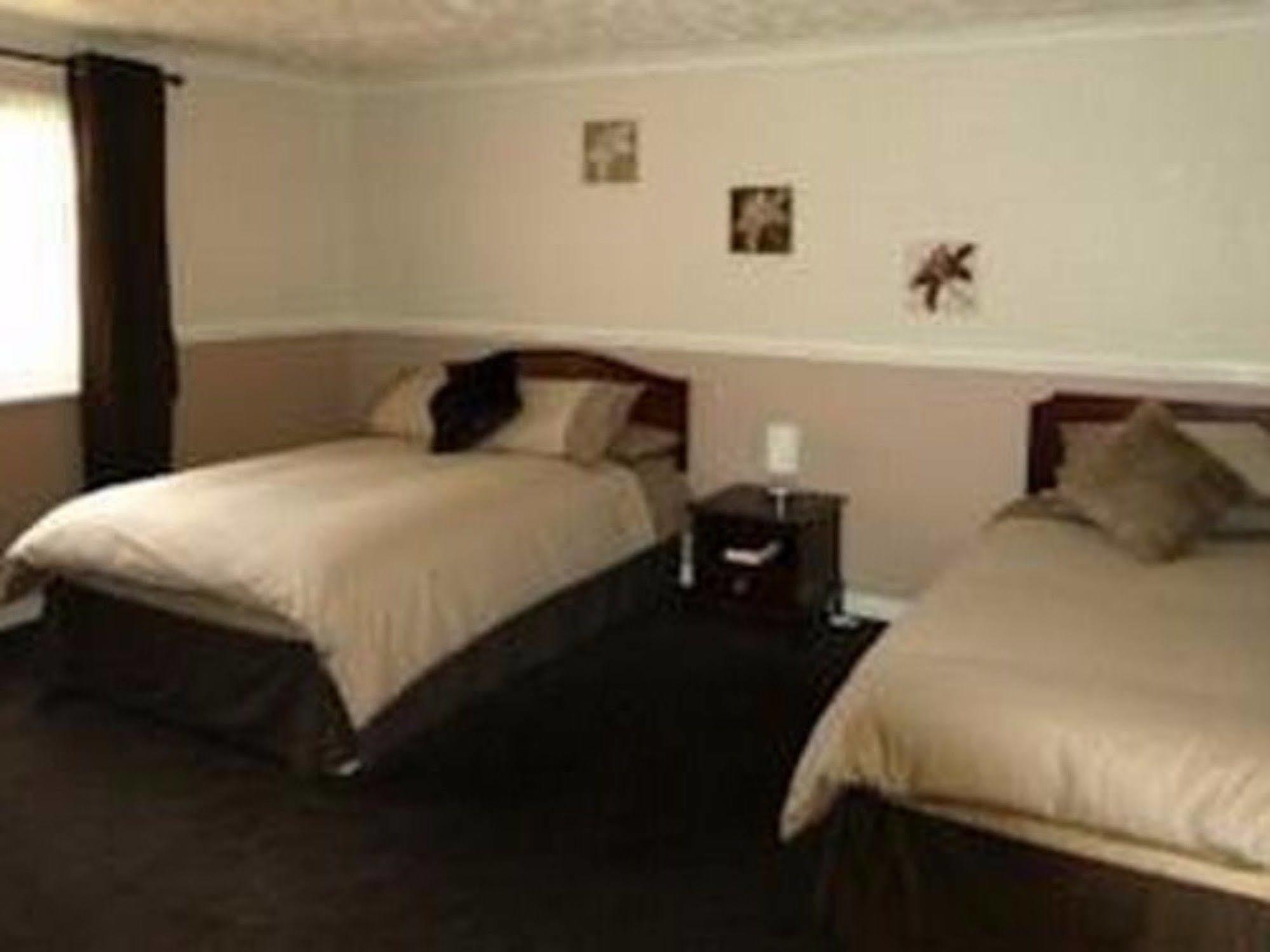 לוקרבי The Townhead Hotel מראה חיצוני תמונה